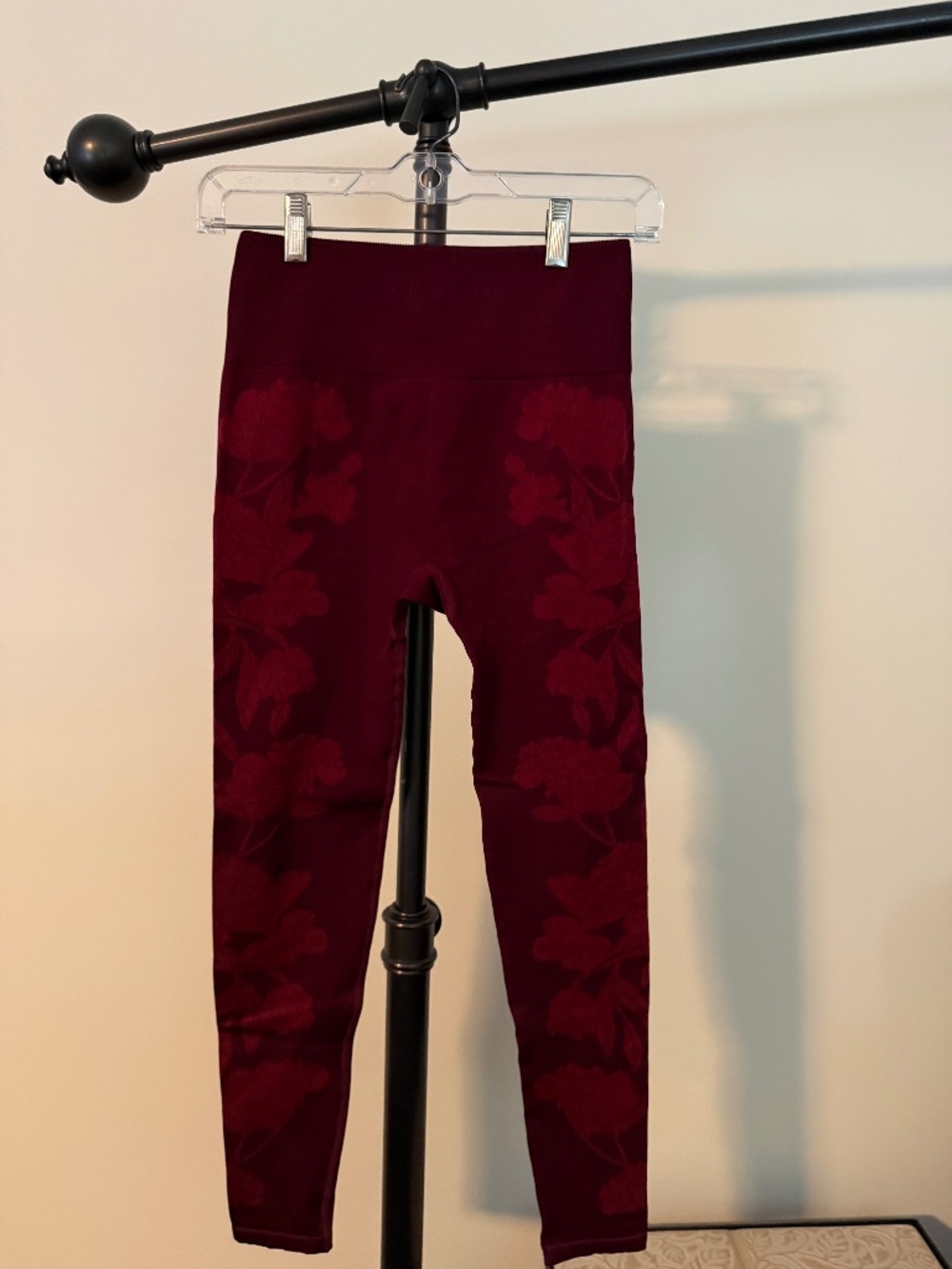 Fabletics High Waisted Seamless Floral Leggings Burgundy Size S
